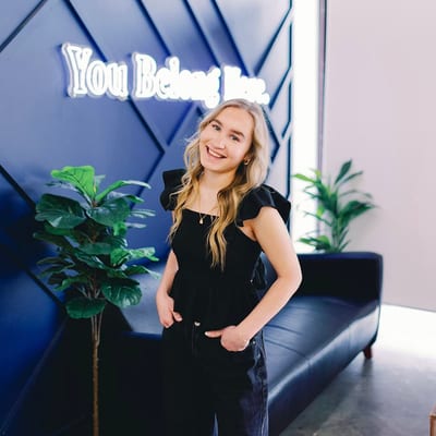 8E7A2068 - Urban Eve