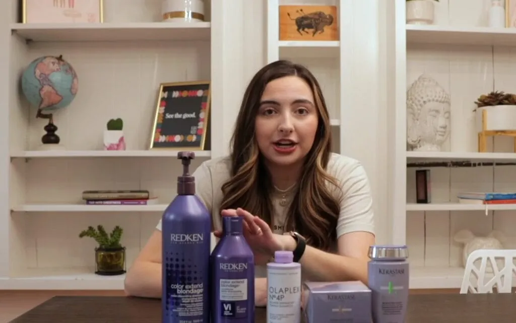 UETV blondes and purple shampoo Urban Eve - Urban Eve